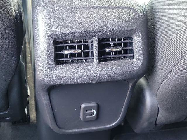 Used 2023 Chevrolet Equinox LT FWD image 17