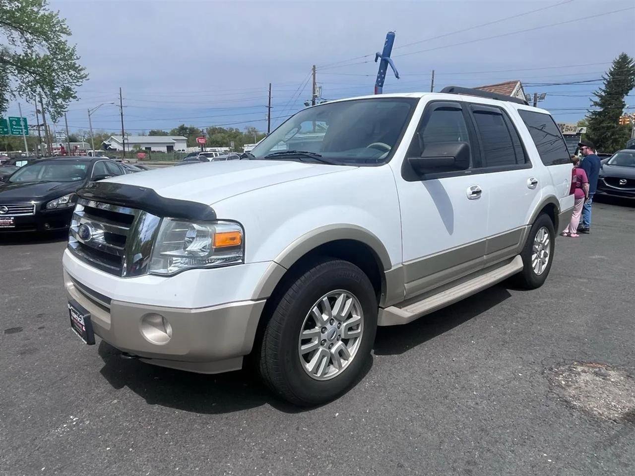 Used 2010 Ford Expedition Eddie Bauer AWD/4WD image 2