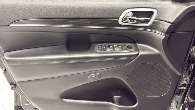 Used 2021 Jeep Grand Cherokee Limited image 12