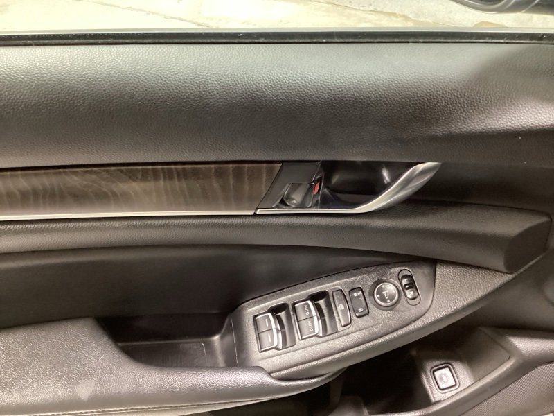 Used 2021 Honda Accord EX image 21