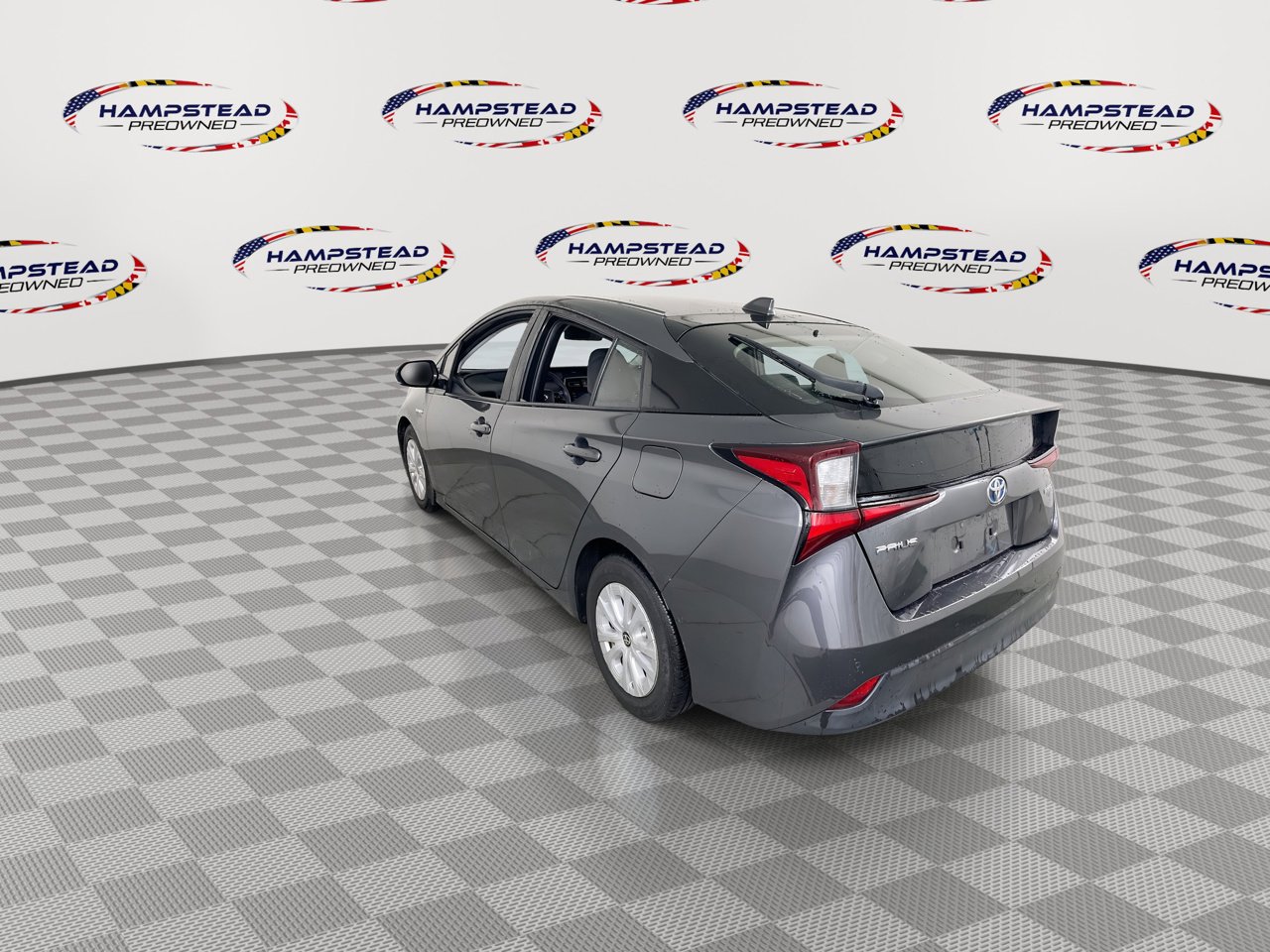 Used 2020 Toyota Prius LE image 6