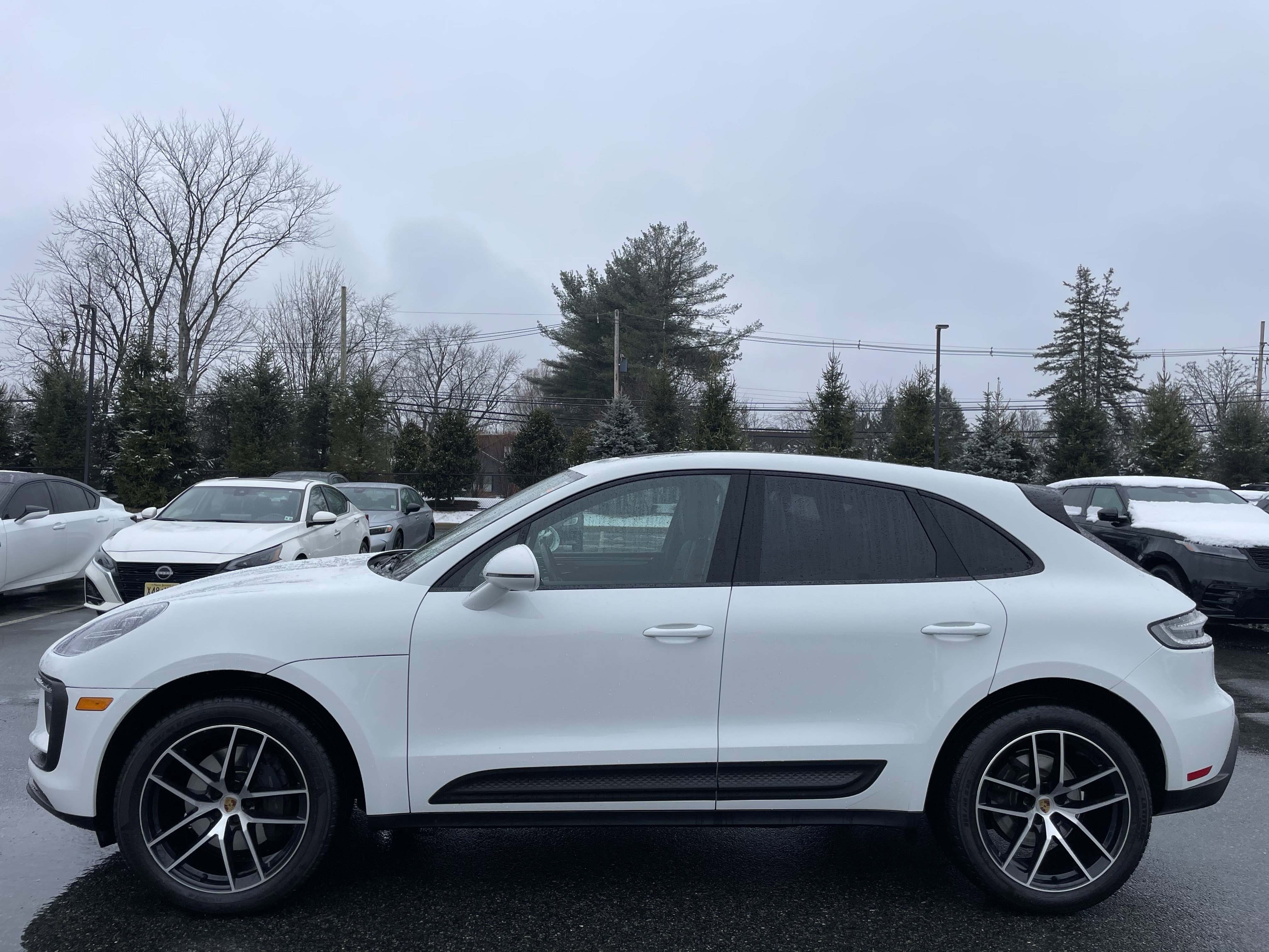 Used 2022 Porsche Macan image 8