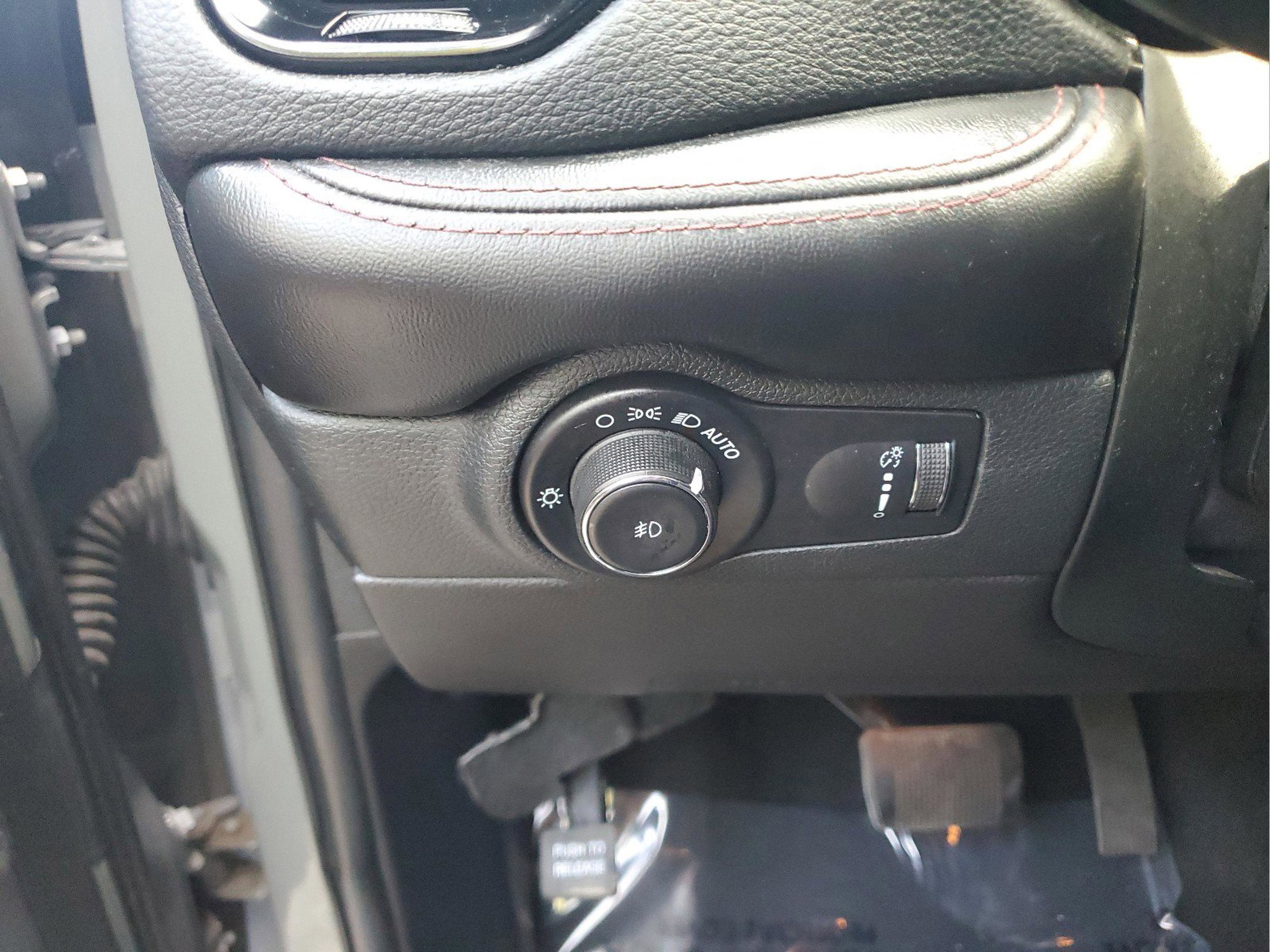 Used 2021 Dodge Durango R/T w/ Blacktop Package image 28