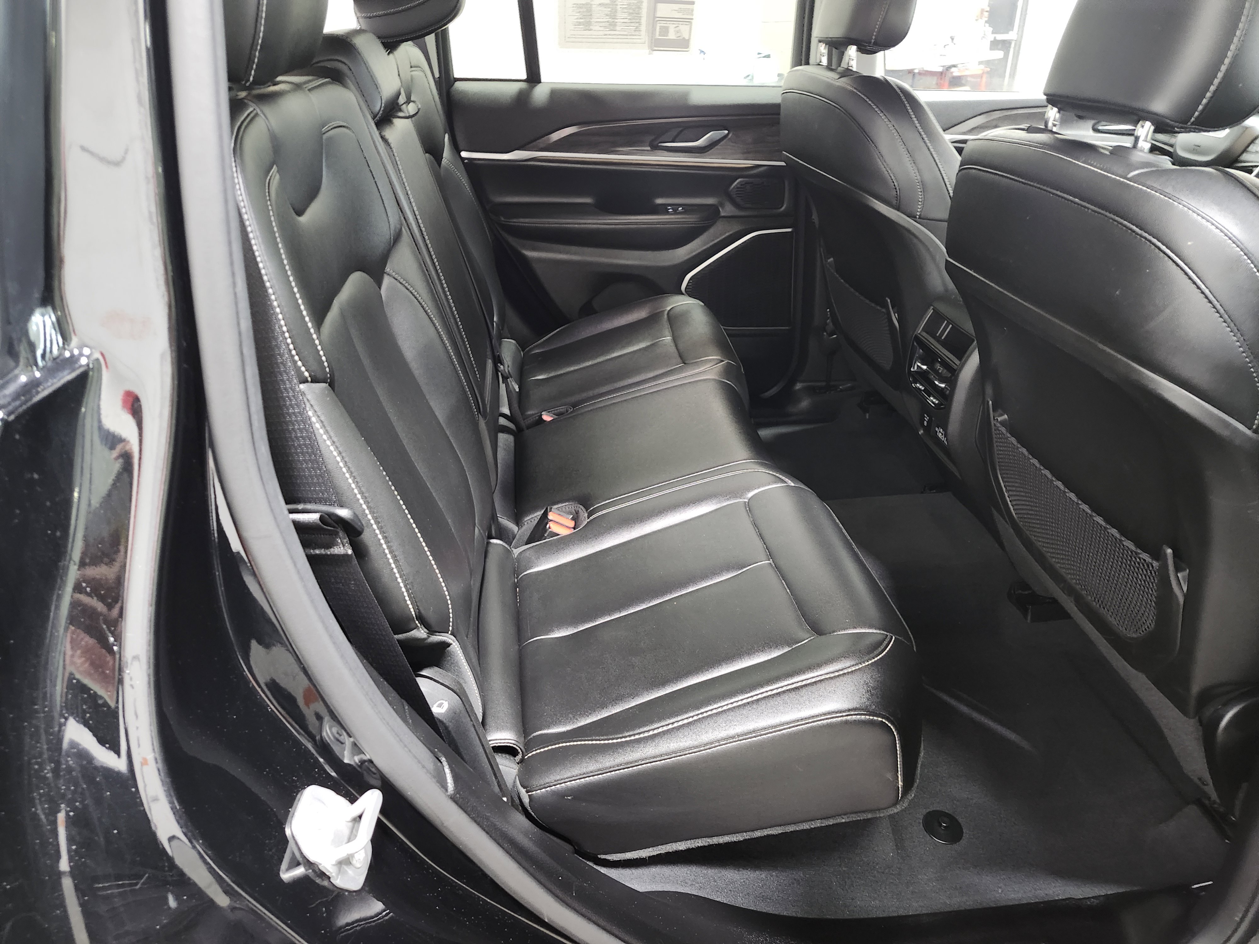 Used 2023 Jeep Grand Cherokee 4WD 4xe image 21