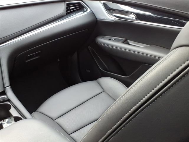 Certified 2025 Cadillac XT5 Premium Luxury image 10