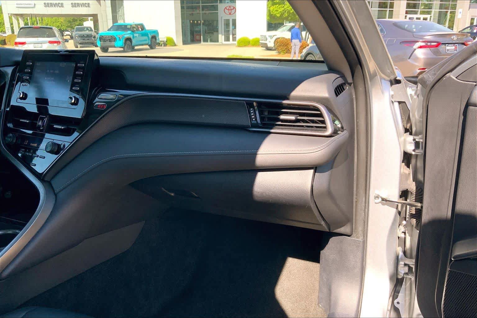 Used 2024 Toyota Camry SE FWD image 19