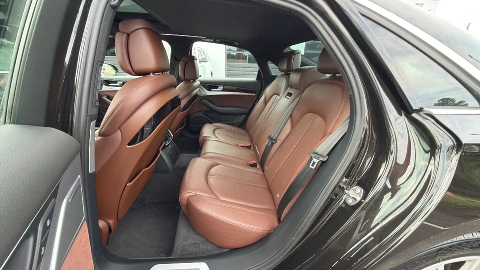 Used 2013 Audi A8 3.0T w/ Convenience Pkg AWD/4WD image 35
