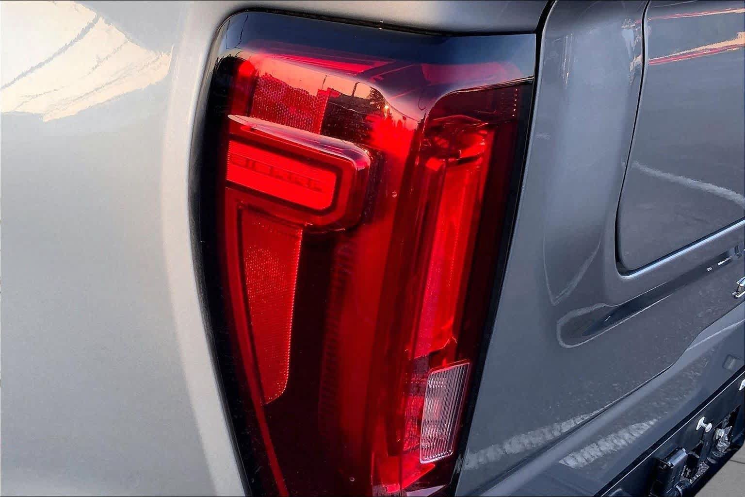 Used 2023 GMC Sierra 1500 AT4 w/ AT4 Preferred Package AWD/4WD image 27