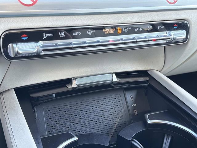 Used 2025 Mercedes-Benz GLE 350 4MATIC image 25