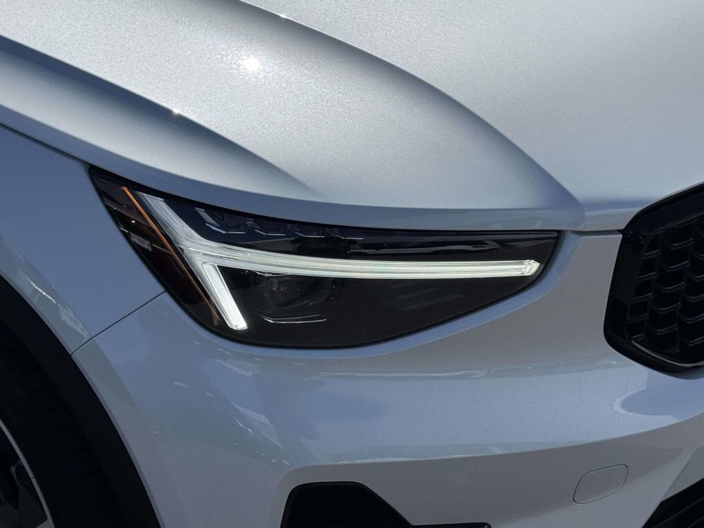 Used 2023 Volvo XC40 B5 Ultimate w/ Climate Package AWD/4WD image 10