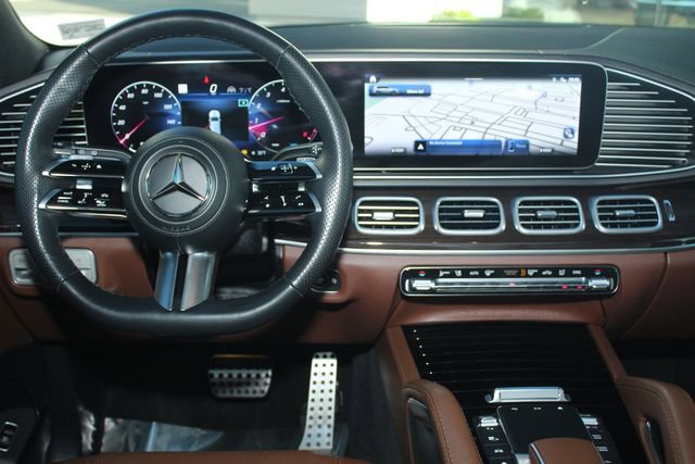 Used 2024 Mercedes-Benz GLS 450 4MATIC image 4