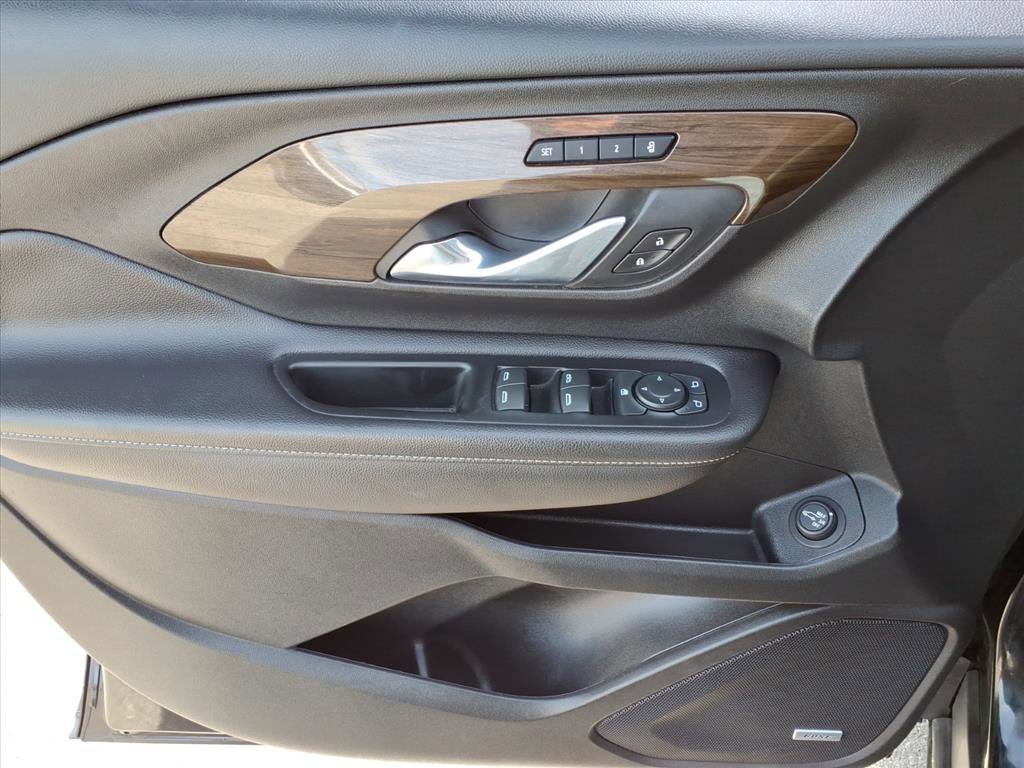 Used 2020 GMC Terrain Denali w/ Denali Premium Package FWD image 15