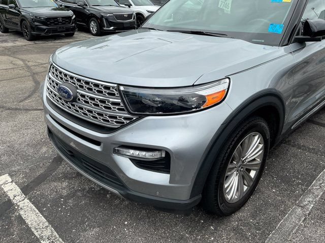 Used 2022 Ford Explorer Limited w/ Equipment Group 301A AWD/4WD image 15