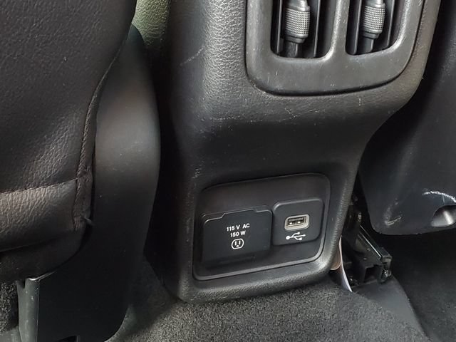 Used 2017 Jeep Compass Latitude w/ Popular Equipment Group AWD/4WD image 29