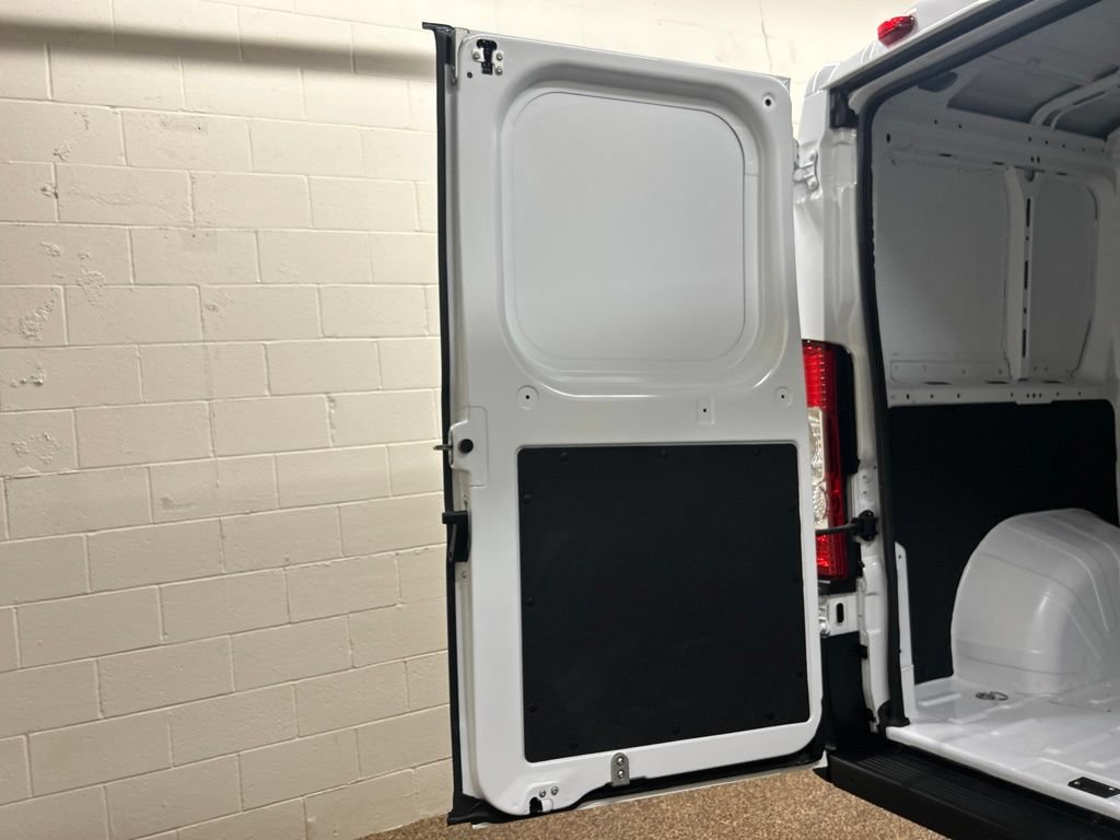 Used 2026 RAM ProMaster 1500 w/ Premium Convenience Group FWD image 11