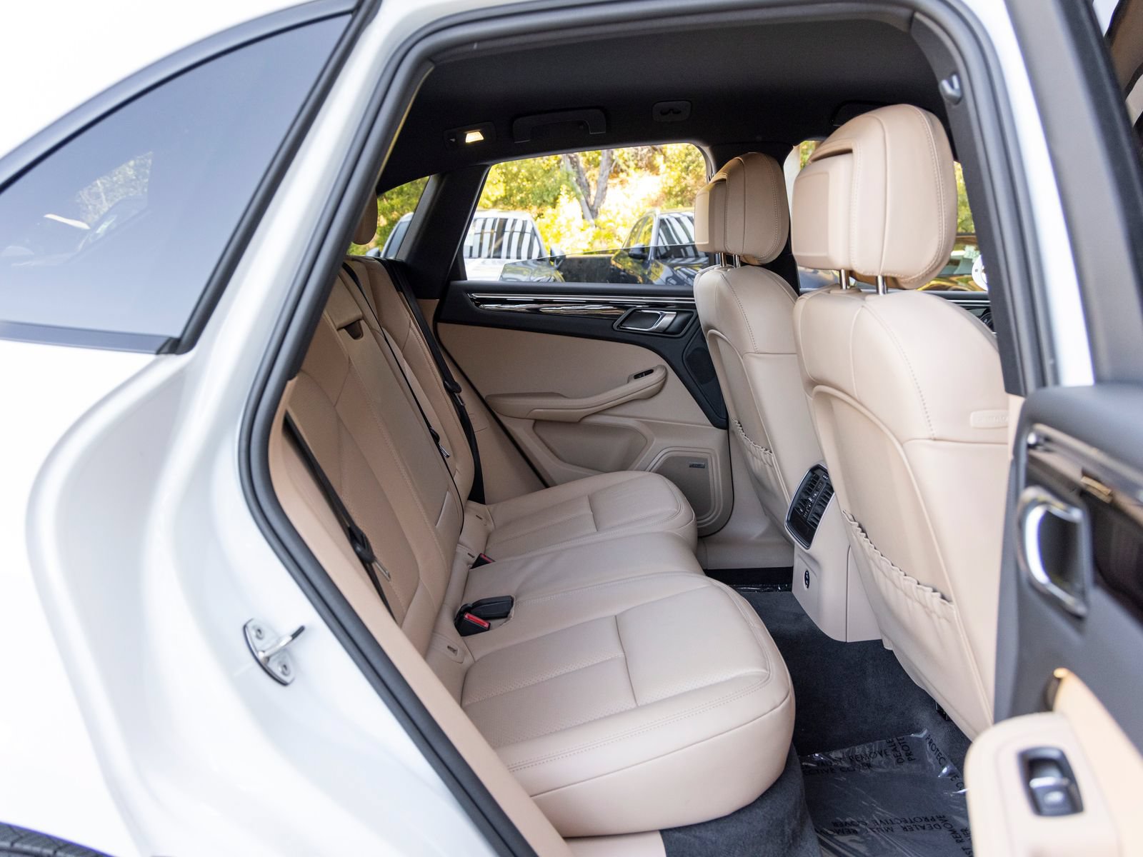Certified 2026 Porsche Macan AWD/4WD image 59