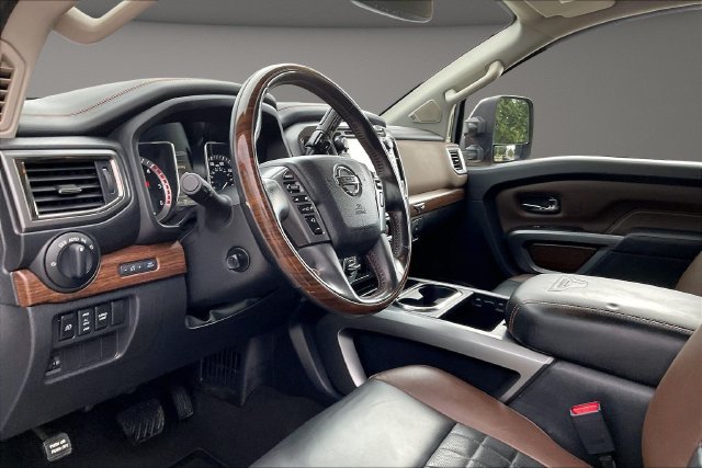 Used 2017 Nissan Titan Platinum Reserve AWD/4WD image 12