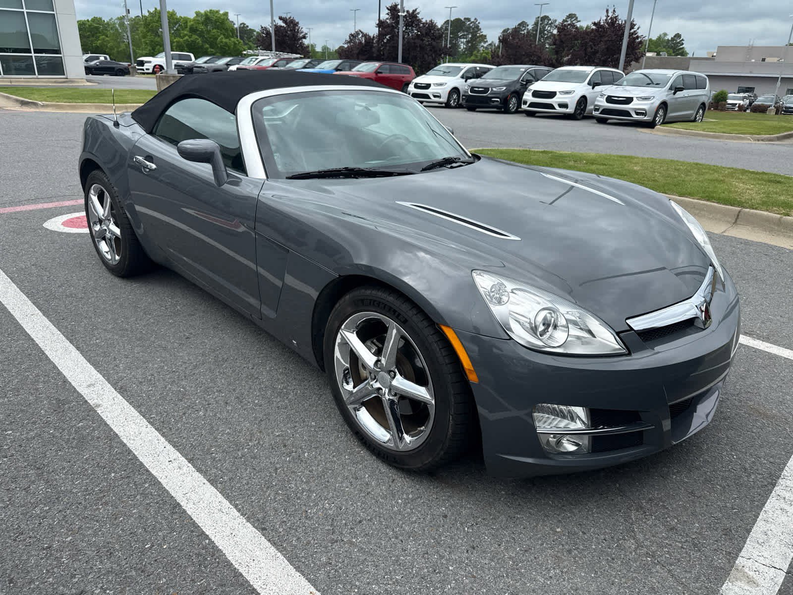 Used 2008 Saturn Sky w/ Premium Trim Package image 2