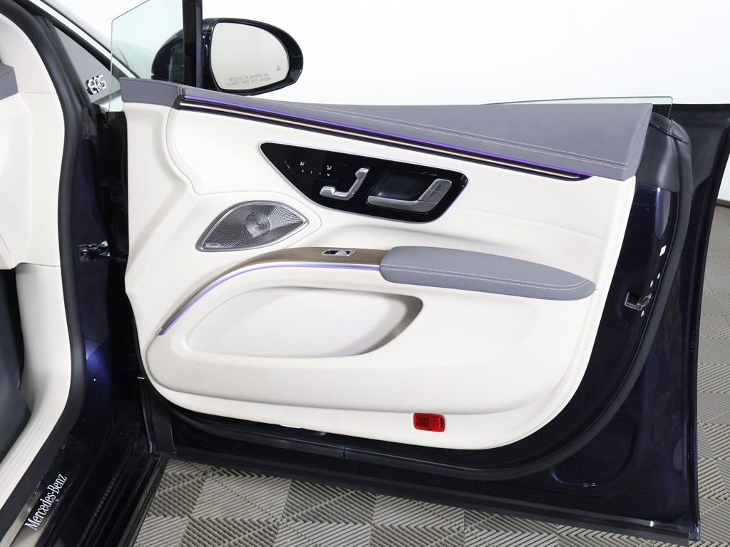 Used 2023 Mercedes-Benz EQS 580 4MATIC Sedan image 28
