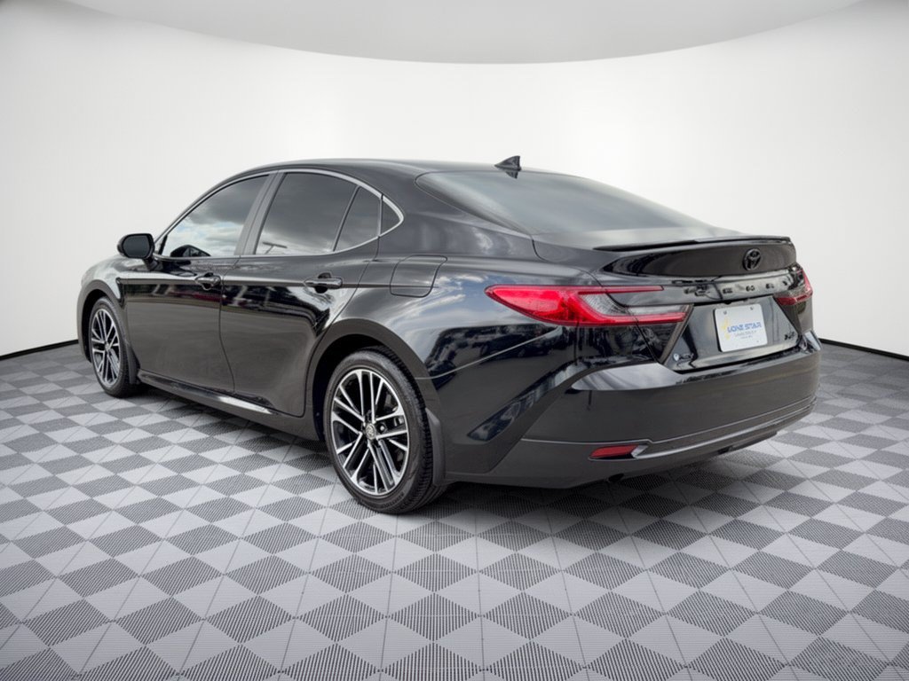 Used 2025 Toyota Camry XLE FWD image 3
