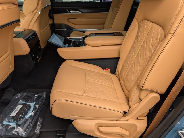 New 2026 Jeep Grand Wagoneer Summit AWD/4WD image 25