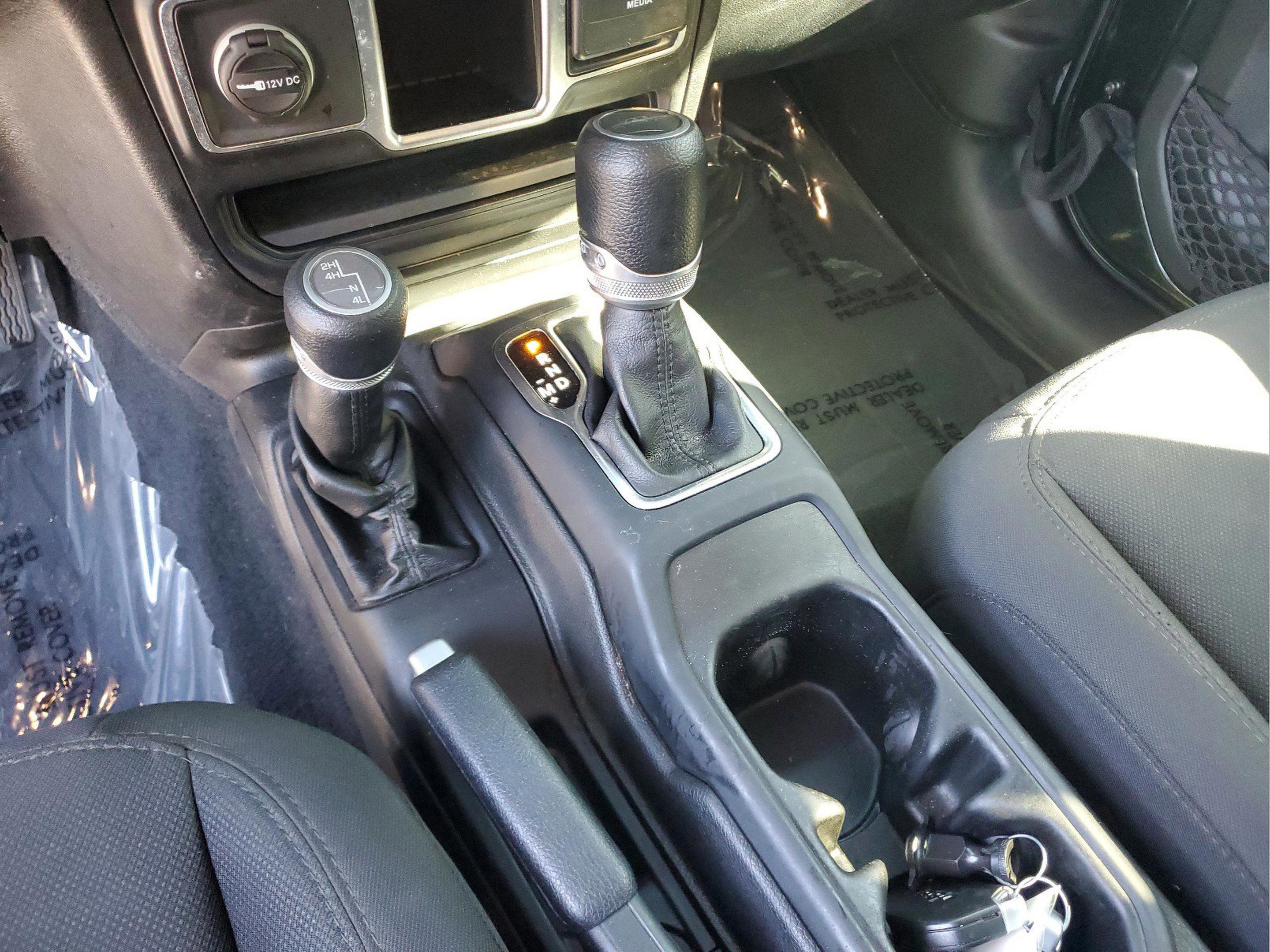 Used 2022 Jeep Gladiator Sport AWD/4WD image 23