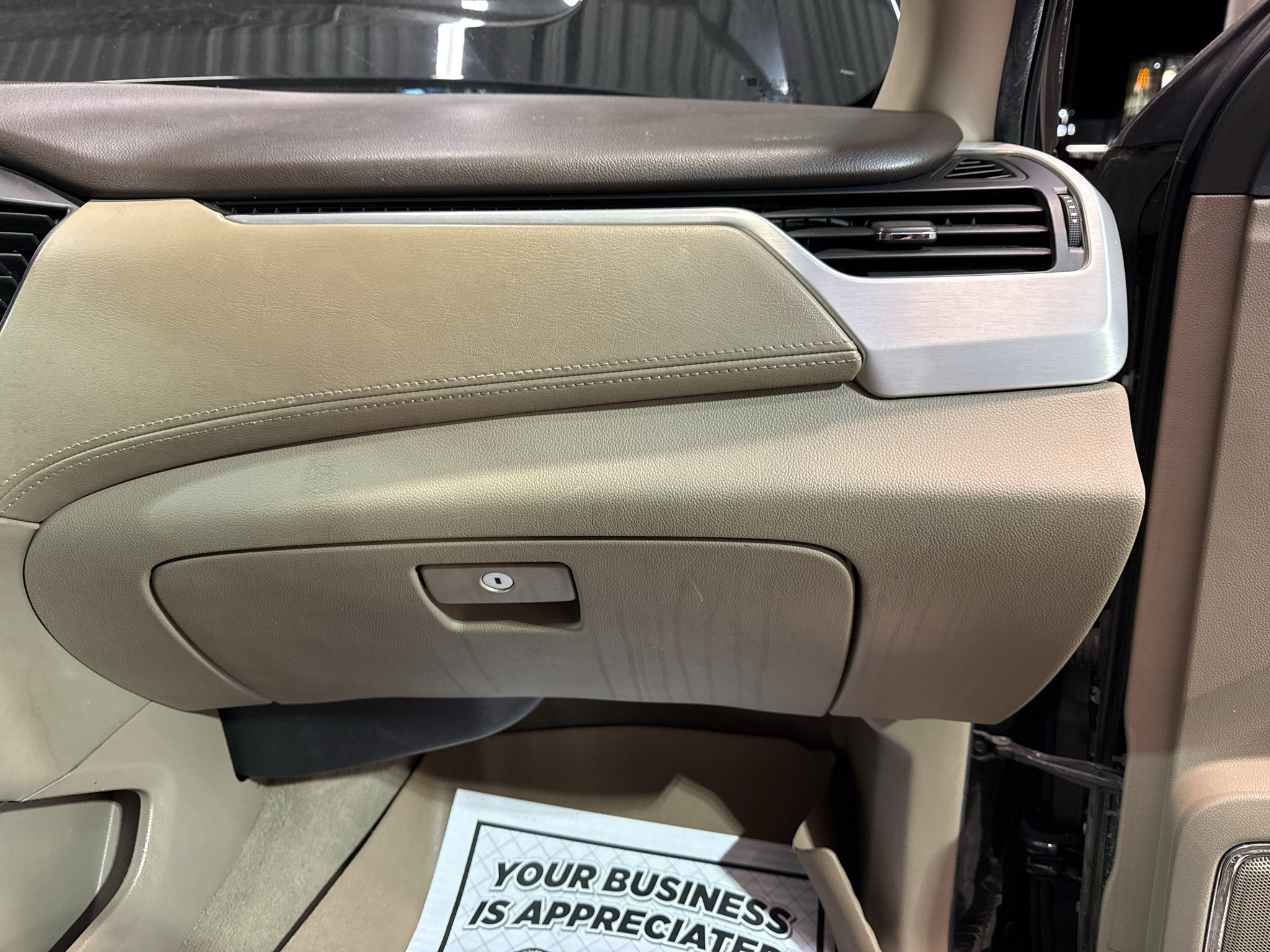 Used 2019 GMC Yukon XL SLT w/ Open Road Package AWD/4WD image 25