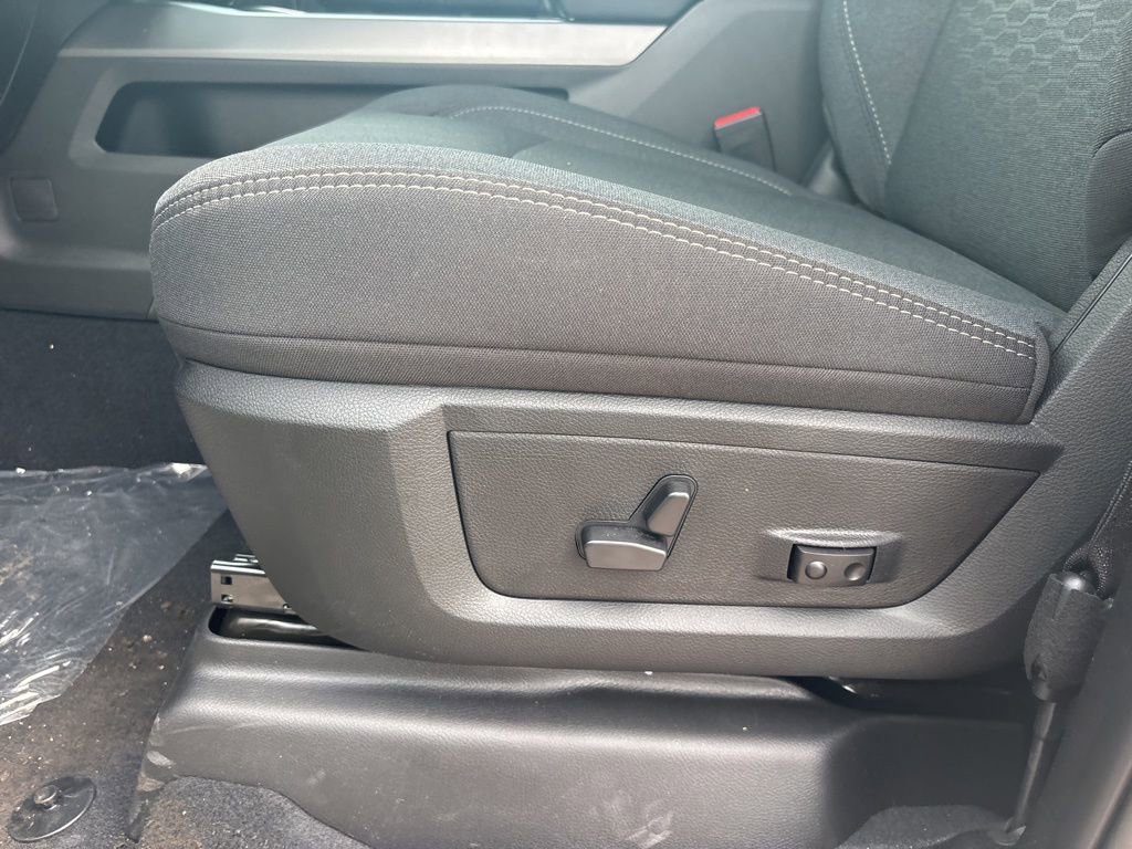 New 2026 RAM 2500 Big Horn AWD/4WD image 18