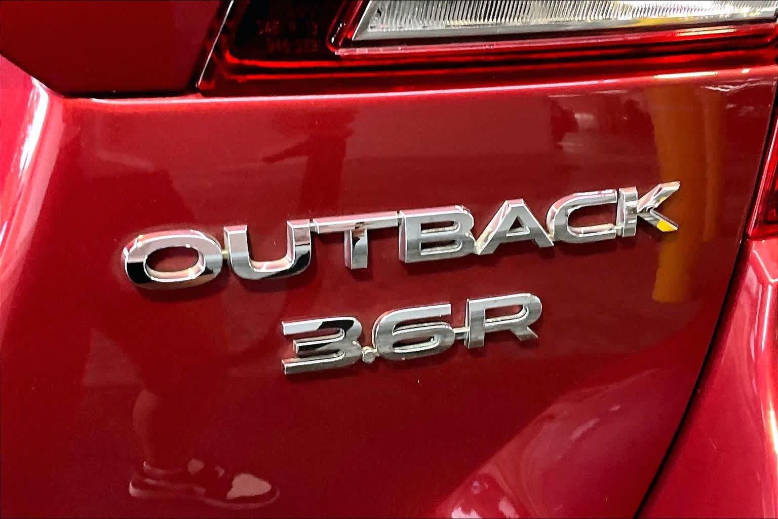 Used 2019 Subaru Outback 3.6R Limited AWD/4WD image 10