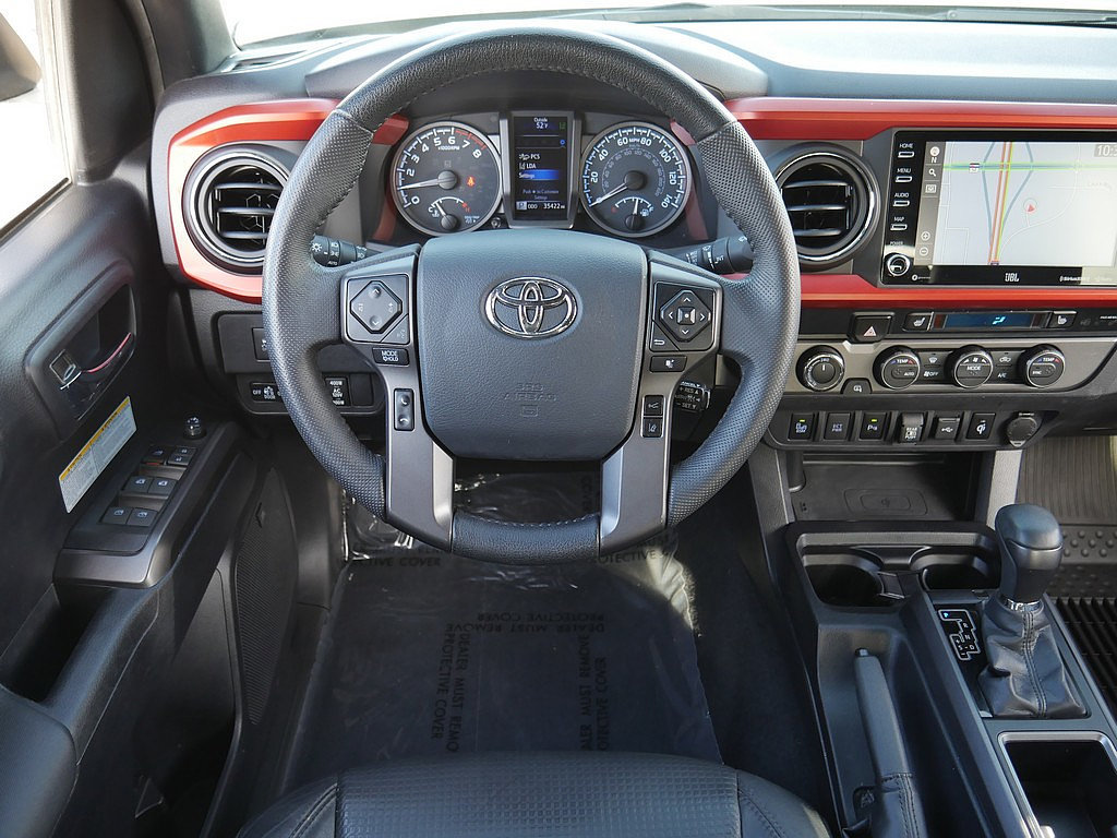 Used 2020 Toyota Tacoma TRD Off-Road w/ TRD Premium Off Road Package AWD/4WD image 18