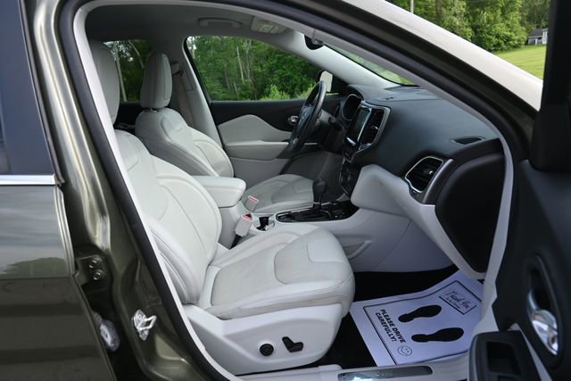 Used 2019 Jeep Cherokee Limited AWD/4WD image 19