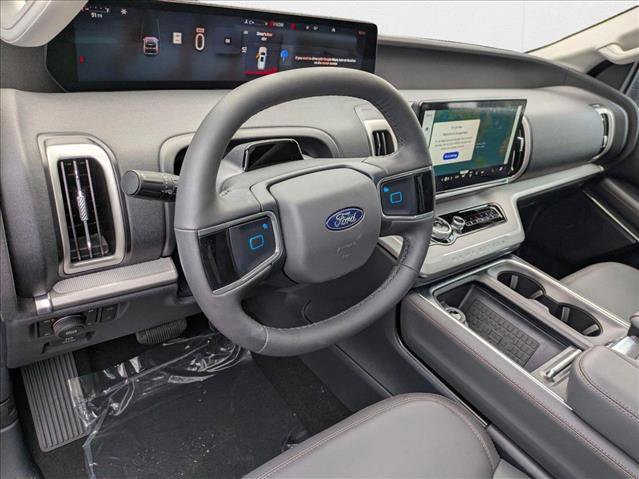 New 2025 Ford Expedition Active image 3