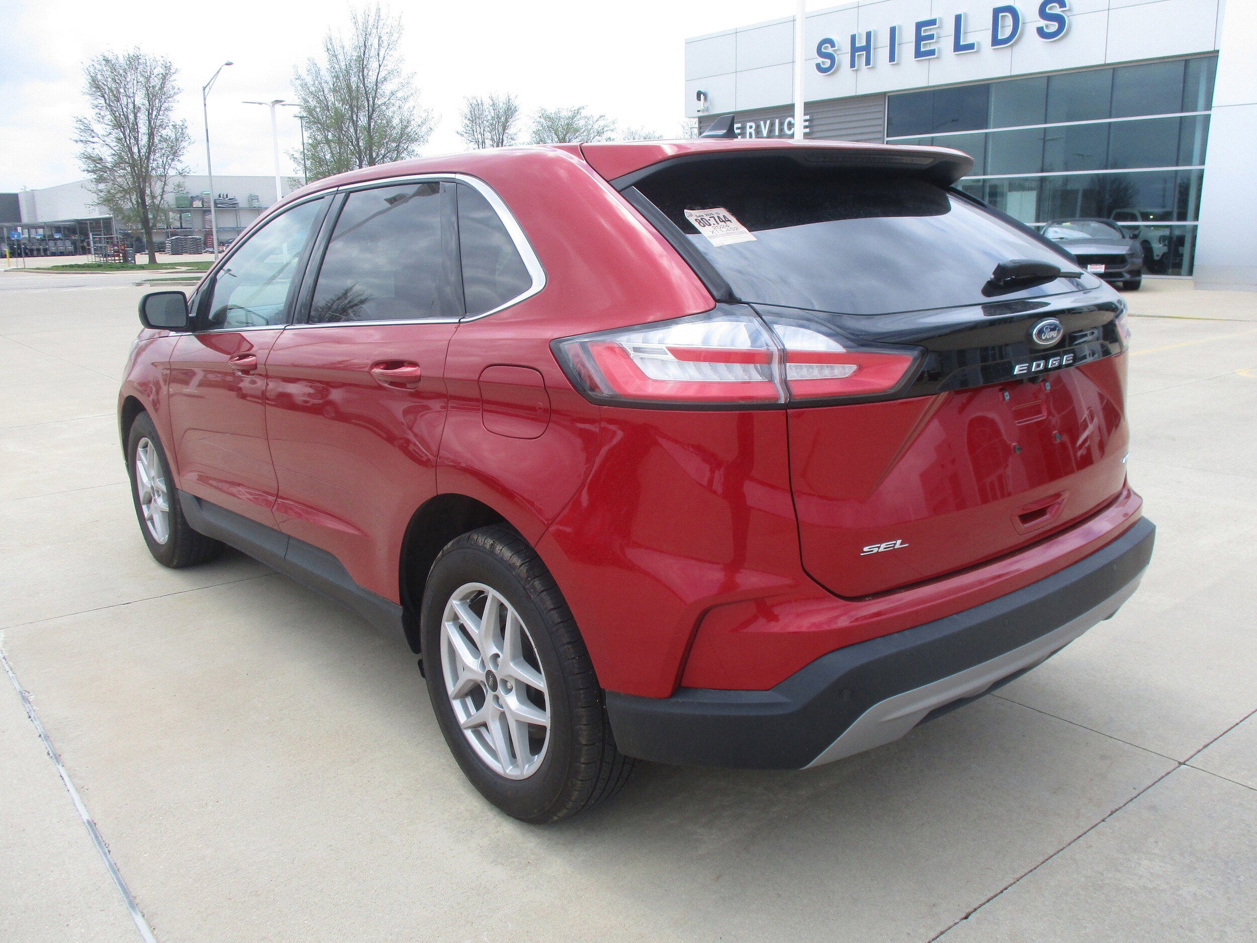 Used 2024 Ford Edge SEL w/ Convenience Package AWD/4WD image 4