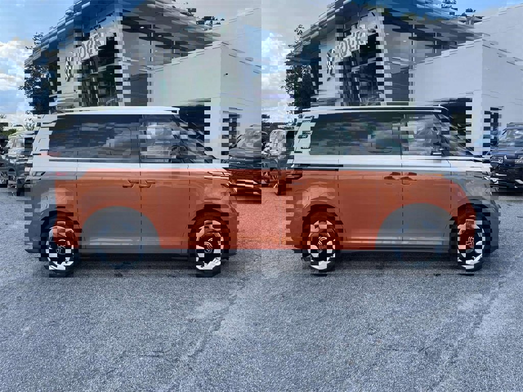 New 2025 Volkswagen ID. Buzz Pro S Plus image 2