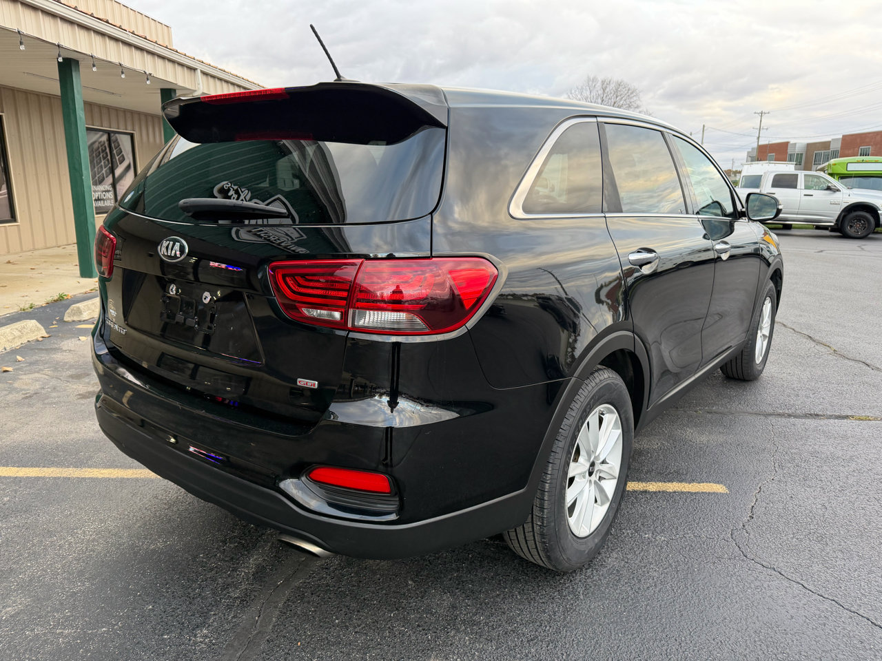 Used 2019 Kia Sorento LX image 3