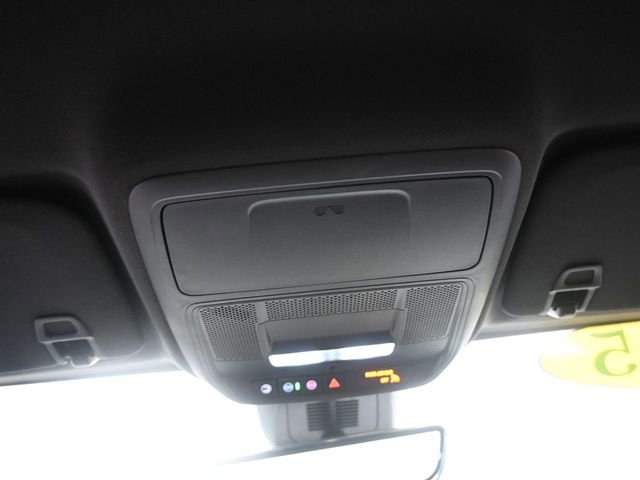 Used 2025 Chevrolet Equinox LT w/ Convenience Package II image 11