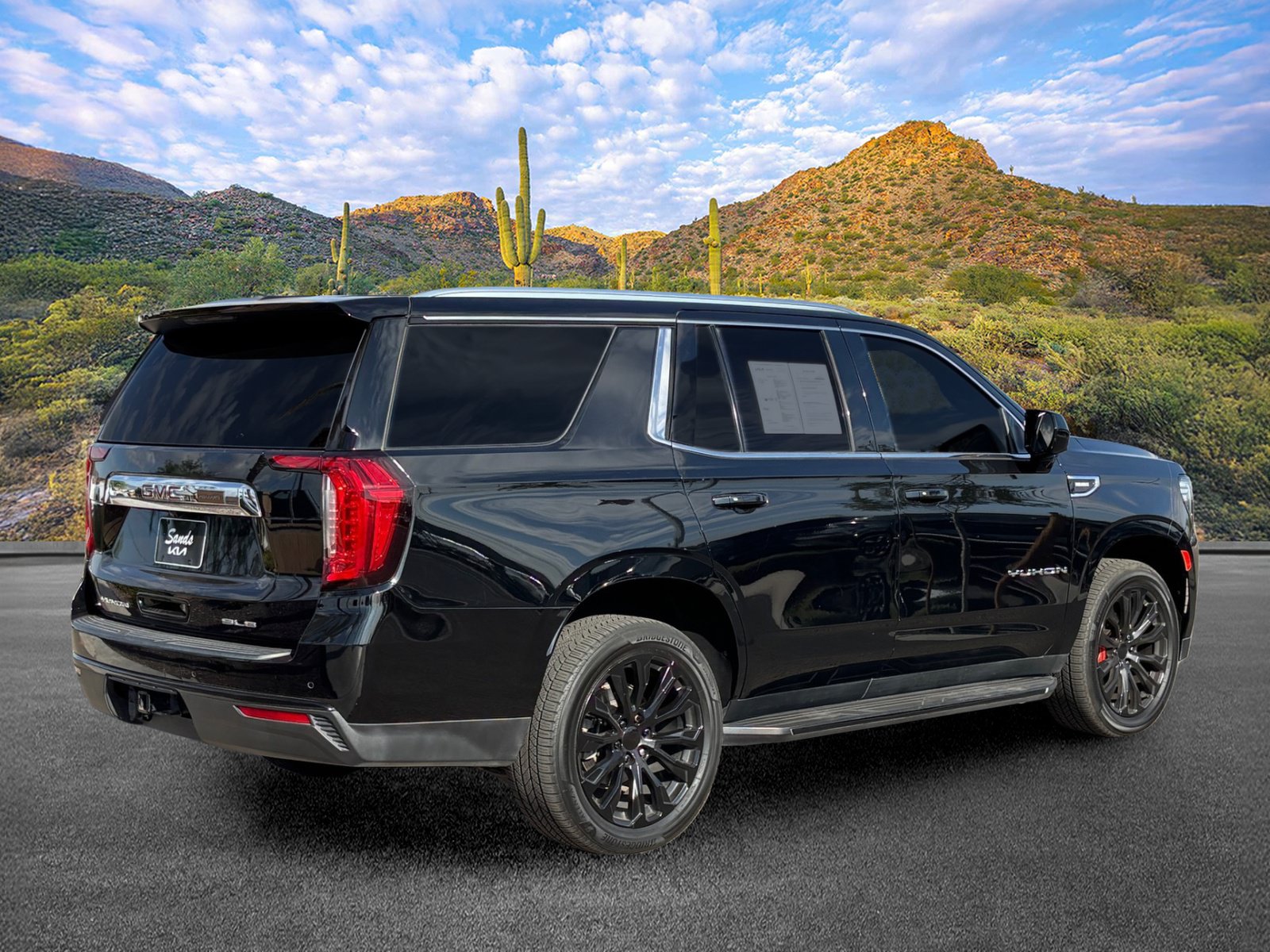 Used 2021 GMC Yukon SLE AWD/4WD image 4