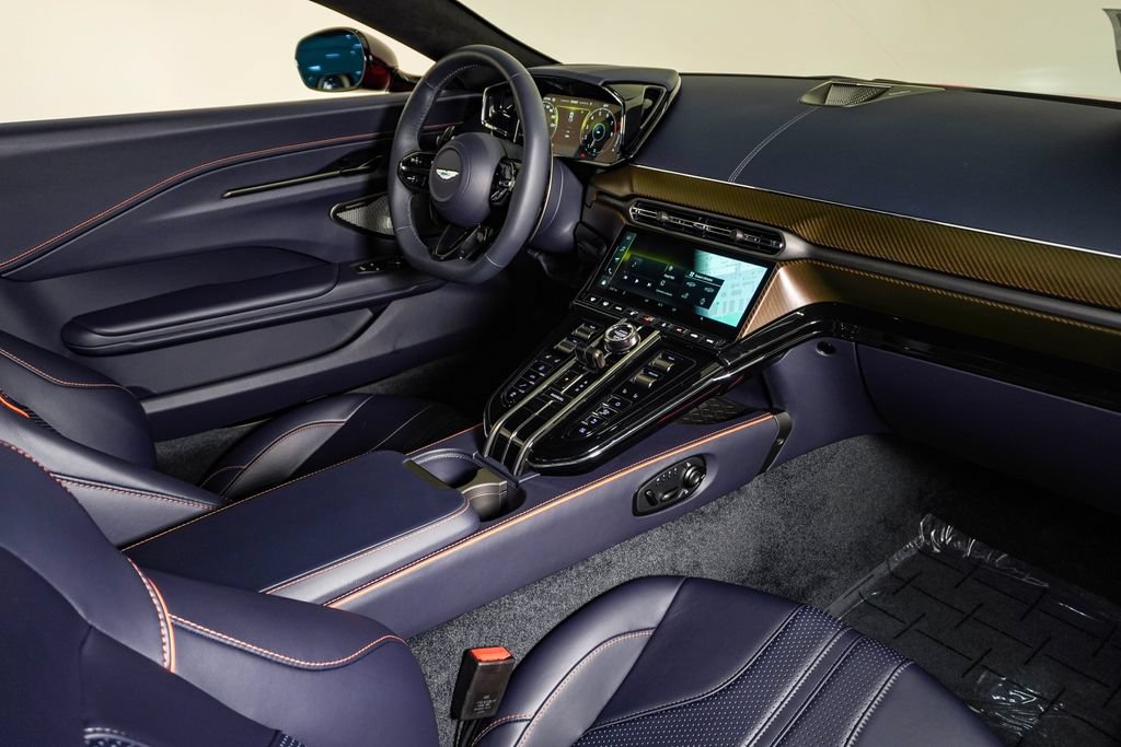 Used 2026 Aston Martin V8 Vantage Coupe RWD image 17