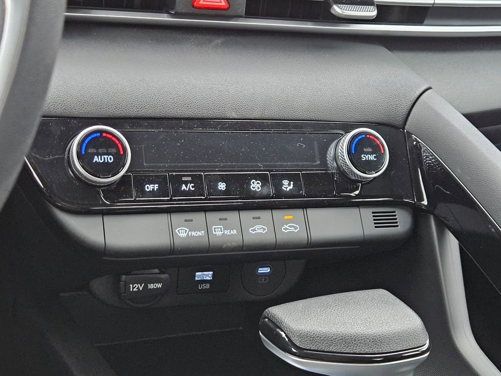 Used 2026 Hyundai Elantra Hybrid FWD image 22