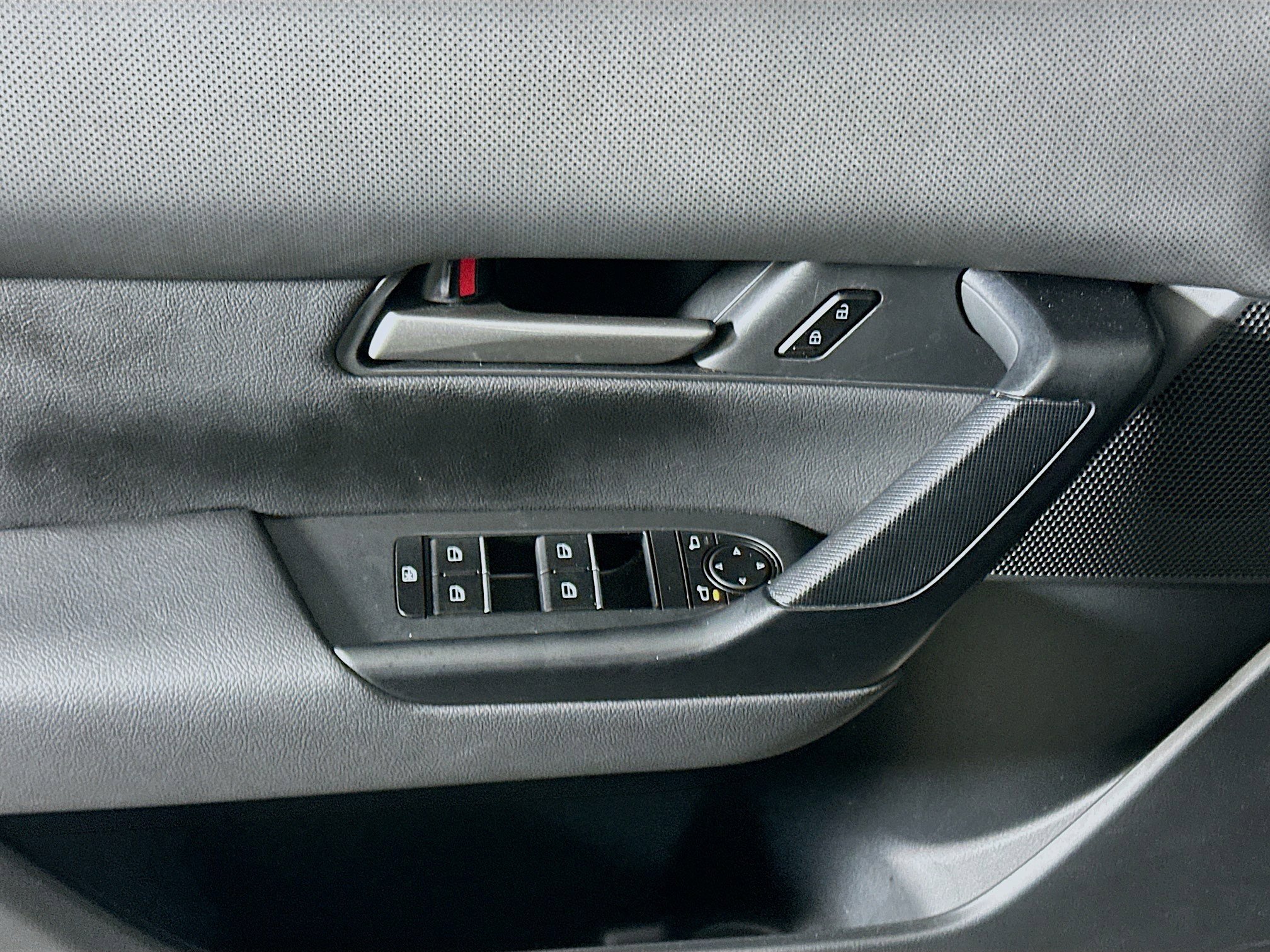 Used 2025 MAZDA CX-50 2.5 Hybrid w/ Preferred Pkg image 15