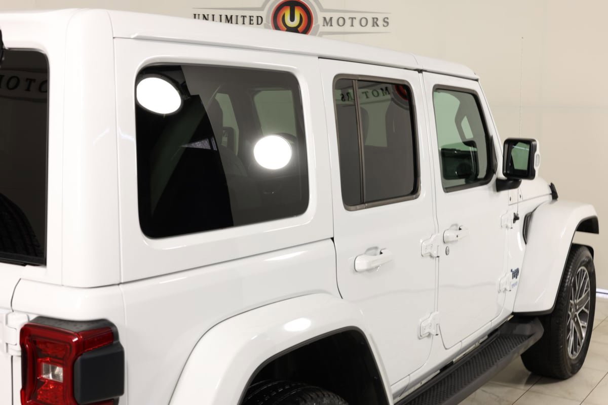 Used 2022 Jeep Wrangler Unlimited Sahara image 42