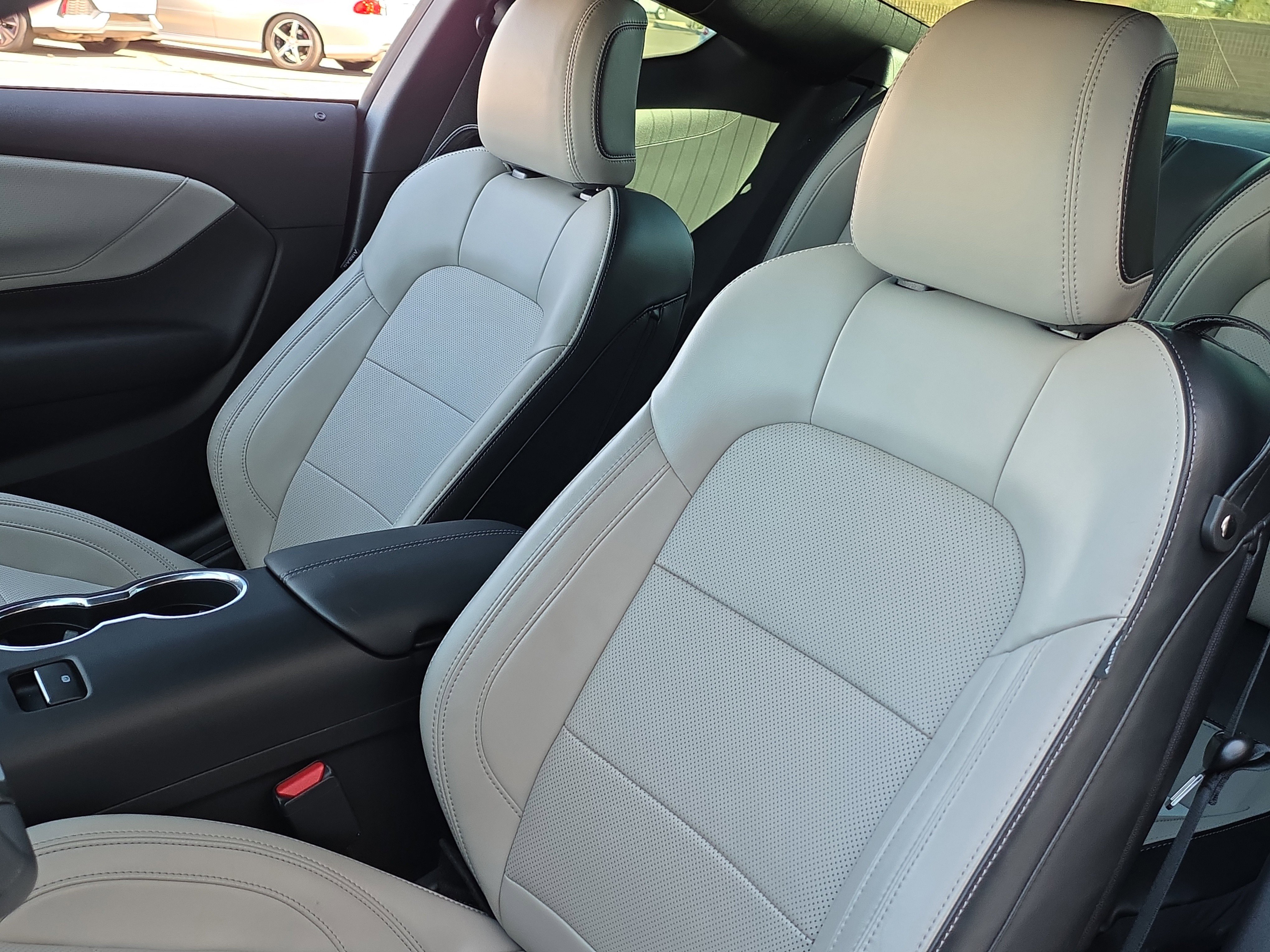 Used 2024 Ford Mustang GT Premium image 13