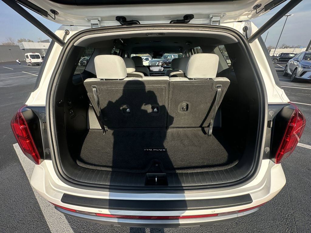 Used 2023 Hyundai Palisade SEL w/ Cargo Package image 24