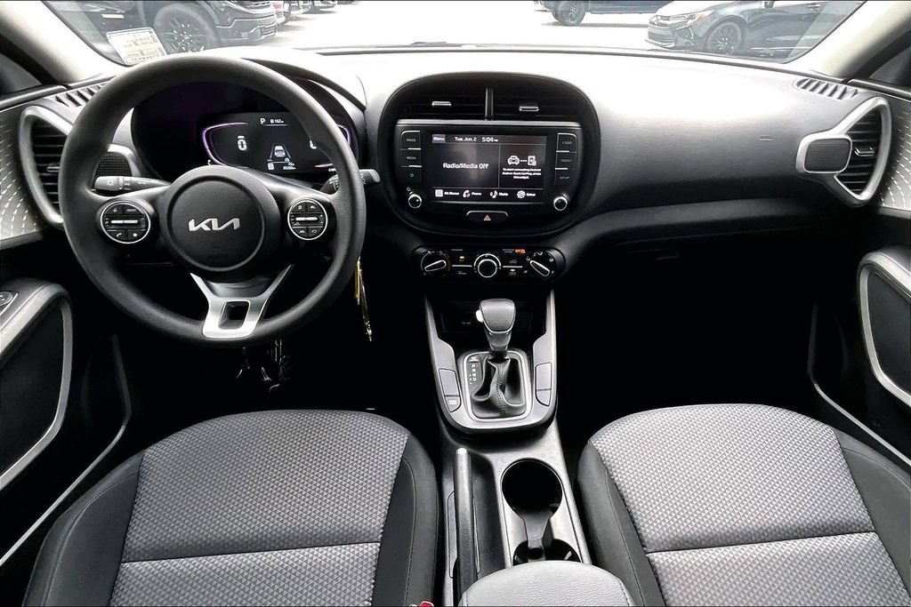 Used 2023 Kia Soul FWD image 7