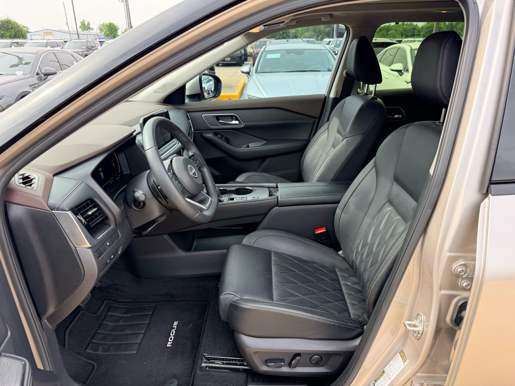 Used 2023 Nissan Rogue Platinum FWD image 10