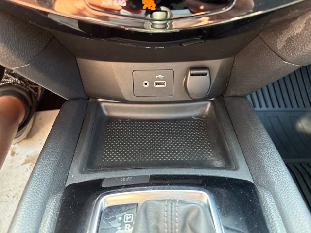Used 2019 Nissan Rogue SV AWD/4WD image 18