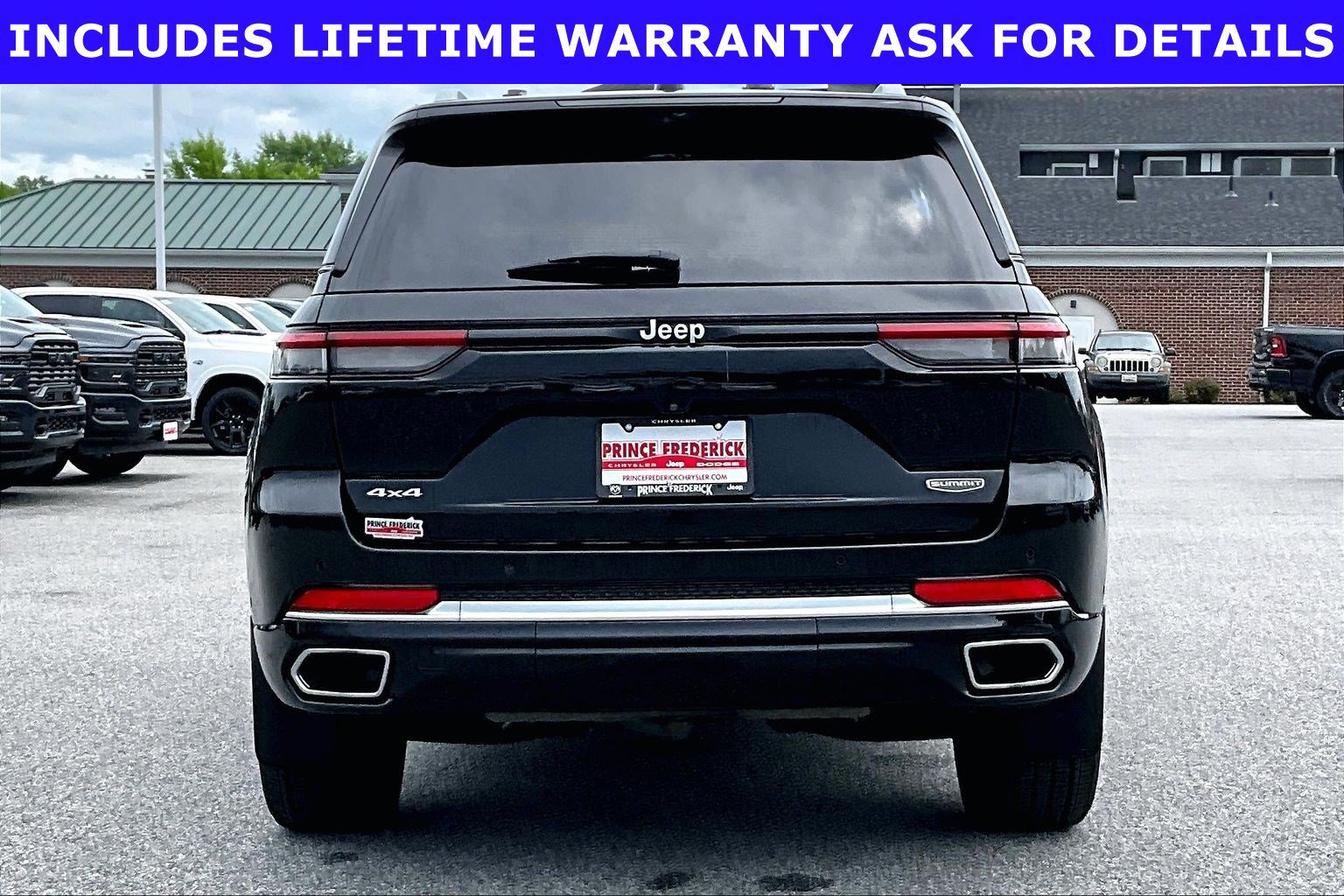 Used 2022 Jeep Grand Cherokee Summit AWD/4WD image 4