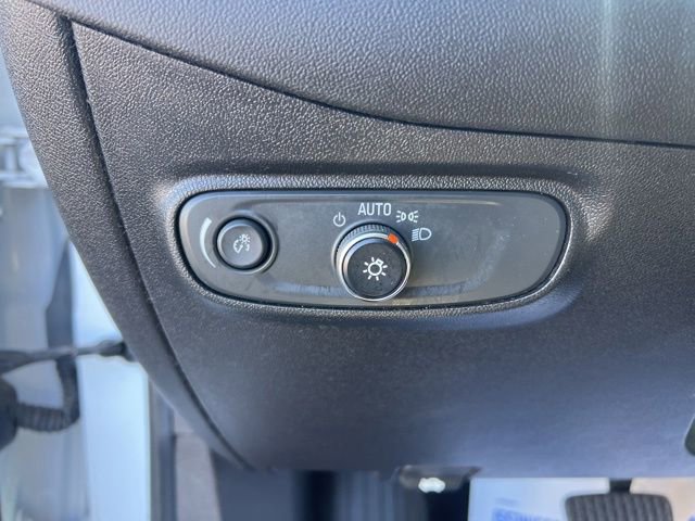 Used 2018 Chevrolet Equinox LT image 10