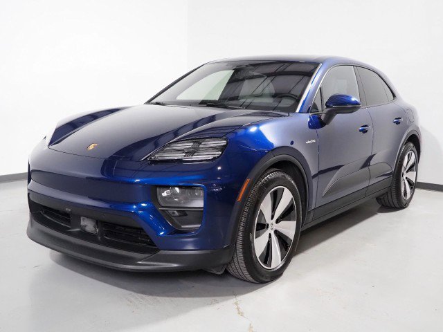 Used 2024 Porsche Macan 4 Electric image 10