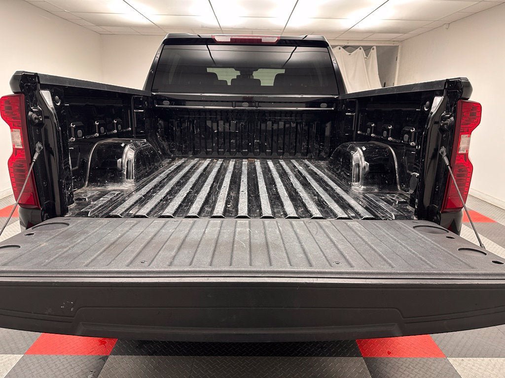 Used 2023 Chevrolet Silverado 1500 LT AWD/4WD image 20